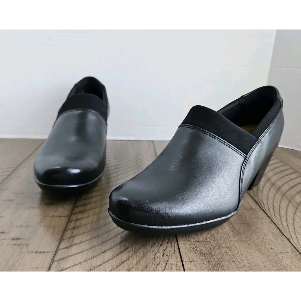 Clarks Emslie Summit Shootie 8.5 Black Leather Block Heel Minimalist Comfort